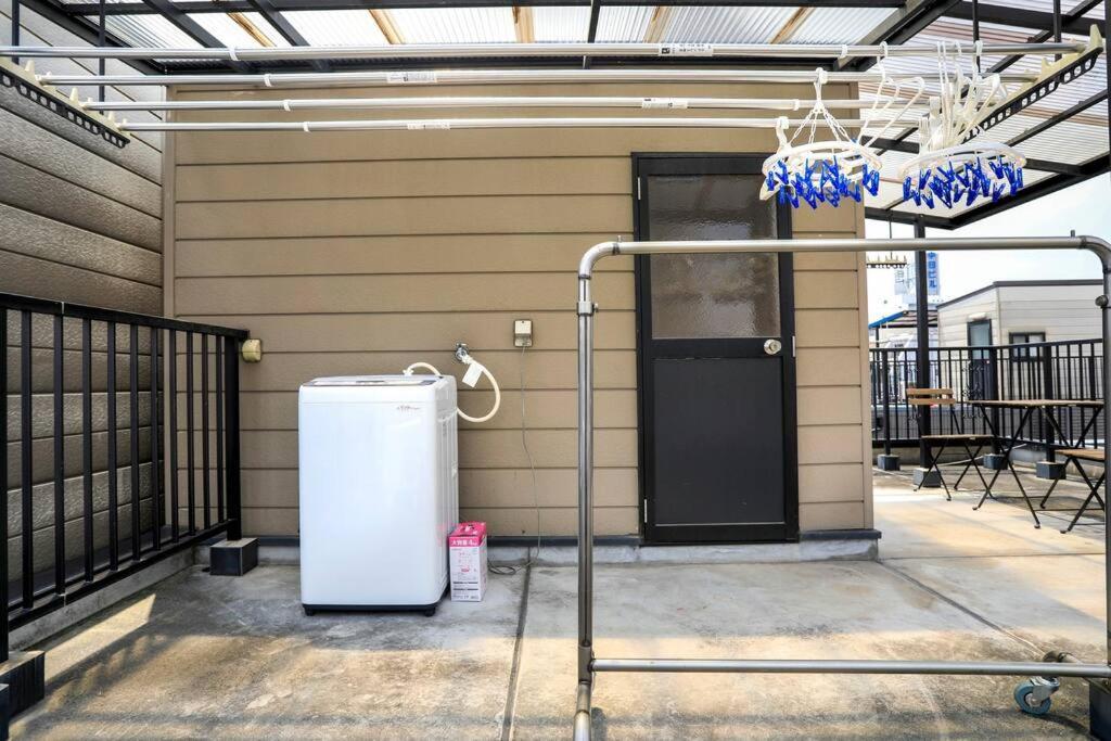 Apartamento 鶴橋駅徒歩2分 トイレ浴室複数あり3階建て一軒家車庫付き Osaka Exterior foto