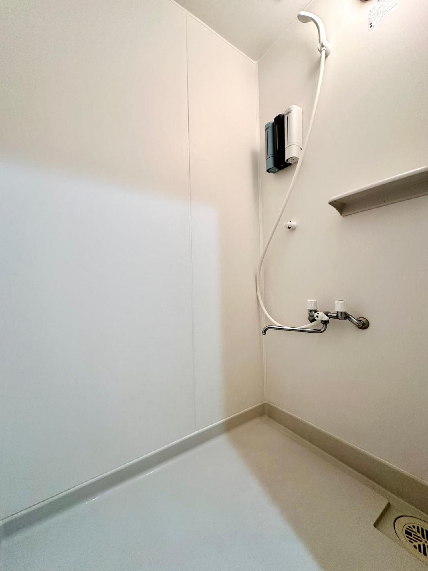Apartamento 鶴橋駅徒歩2分 トイレ浴室複数あり3階建て一軒家車庫付き Osaka Exterior foto